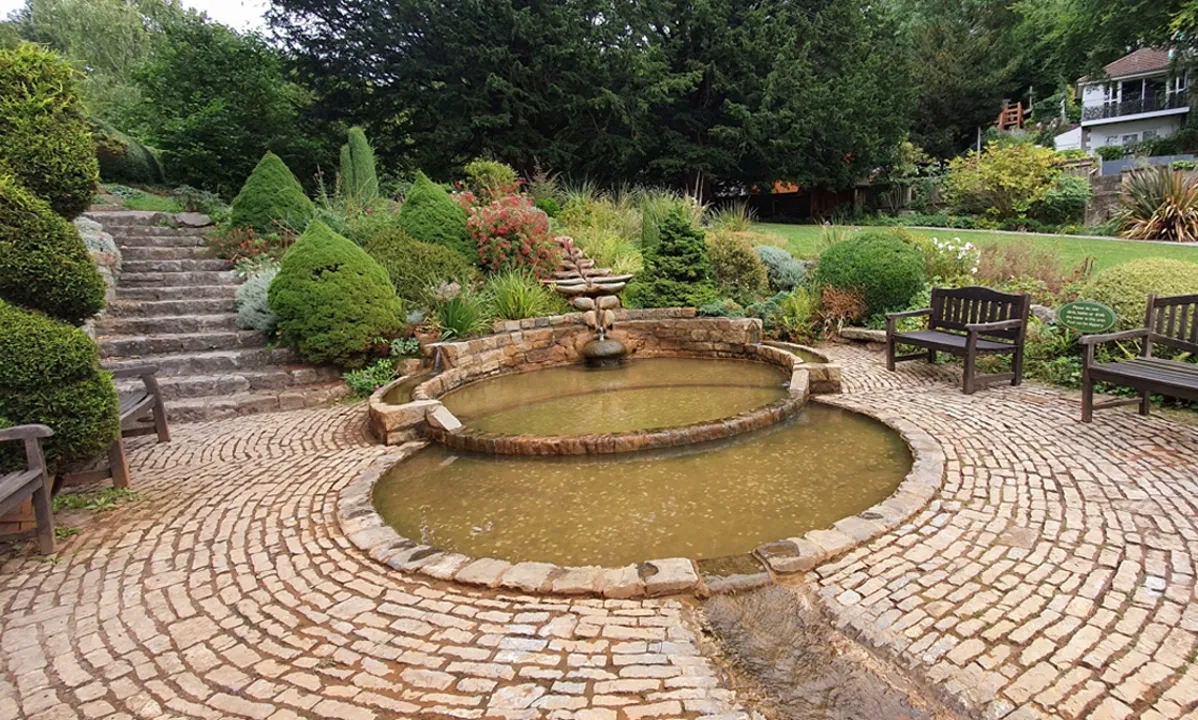 Individuele Spirituele reis Glastonbury: Ontdek Avalon - chalice well vesica picsis.